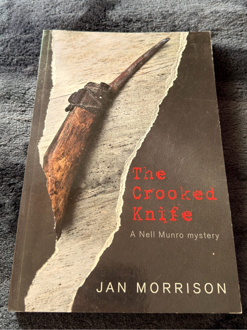Northern Canadian Mystery Novel - The Crooked Knife - Jan Morrison